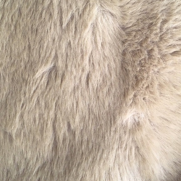Blogger favorite Mango faux fur tan coat - Picture 10 of 16